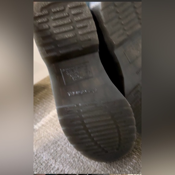 Dr. Marten’s women’s size 7 only worn once! Like new! - Picture 6 of 6